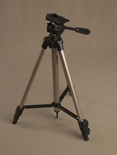 Vivitar Tripod v-2200 GX missing the plate pre owned