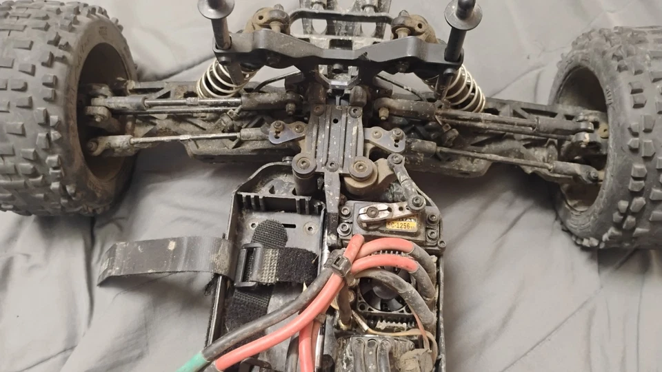 Tekno TKR5603 1/10 Scale Monster Truck Kit - Blue - Image 4 of 4