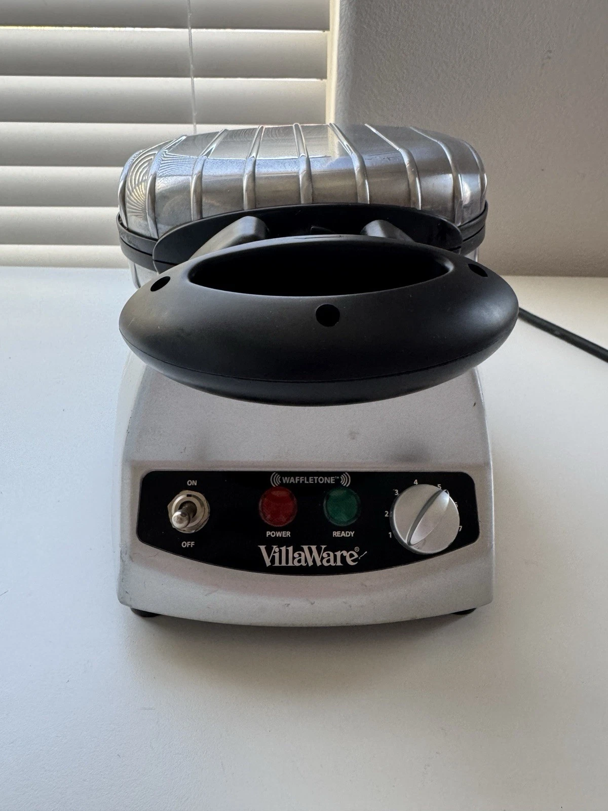 VillaWare Waffle Maker Model 2010 Tested Working