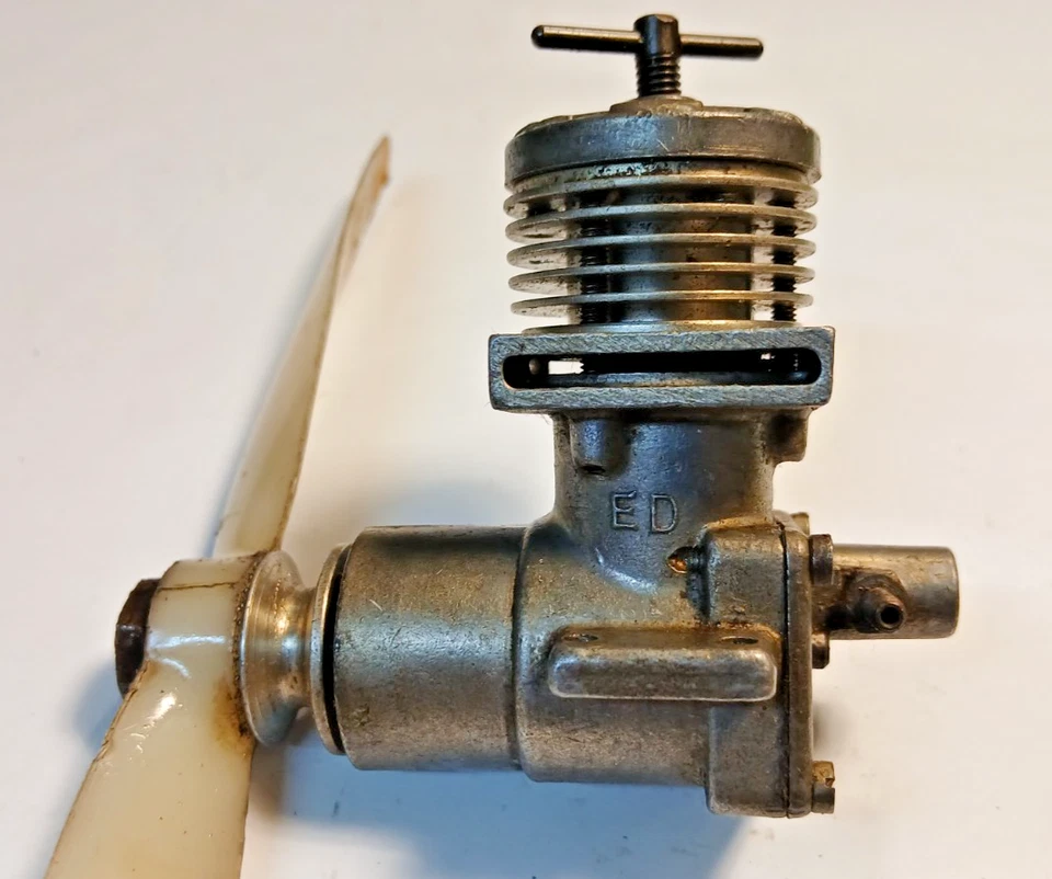 VINTAGE E.D. 2.46 RACER MODEL AEROPLANE CONTROL LINE ENGINE - Image 3 of 4