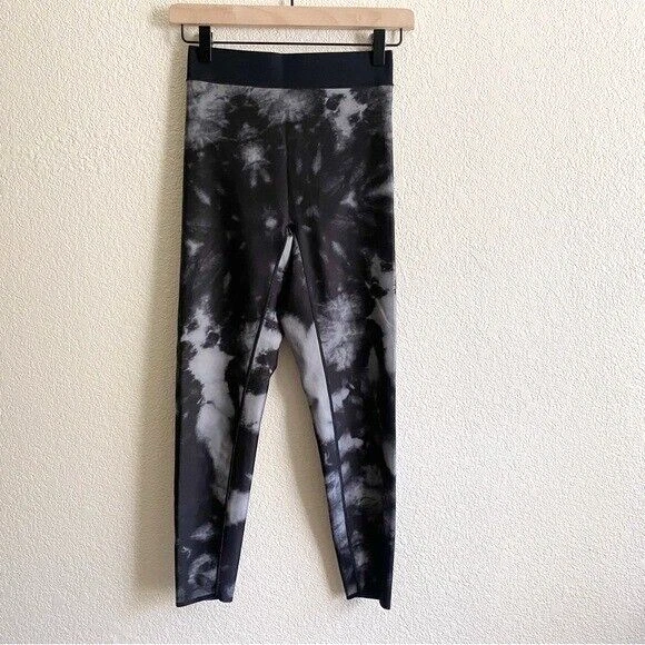 Ultracor Women's Size Medium Ultra High Reversible Tie Dye Leggings