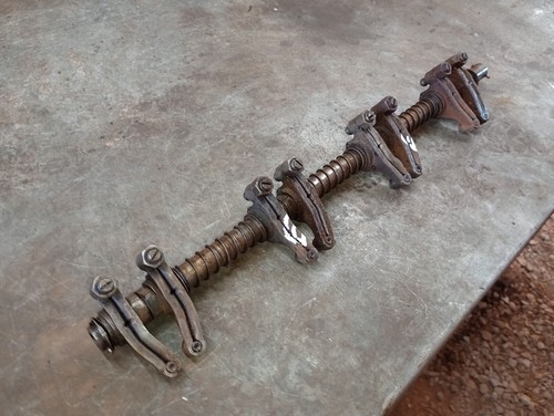 AR26446R John Deere Used Parts Rocker Arm Assy For 3010, 3020, 4000, 4010, 4020 - Picture 2 of 11