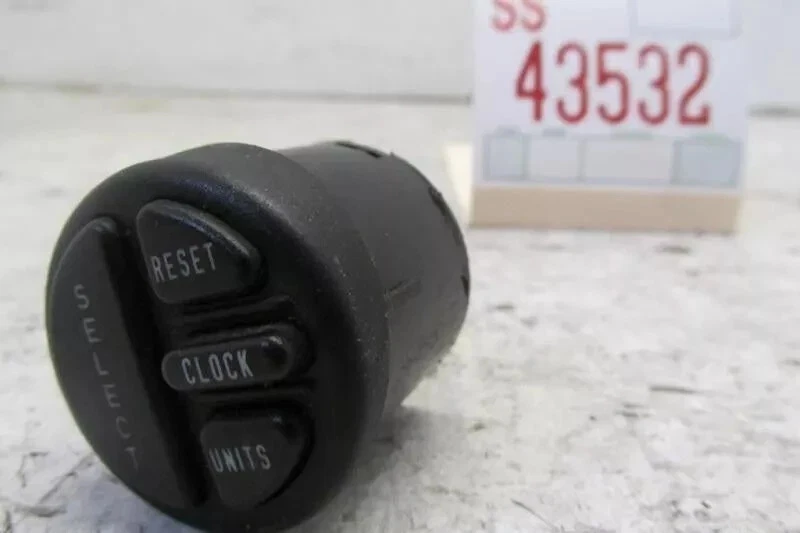 Digital Clock Control Switch COUGAR 1999 MERCURY Front Dash Timer Select Button - Image 2 of 4