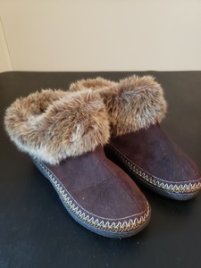 isotoner ankle slippers