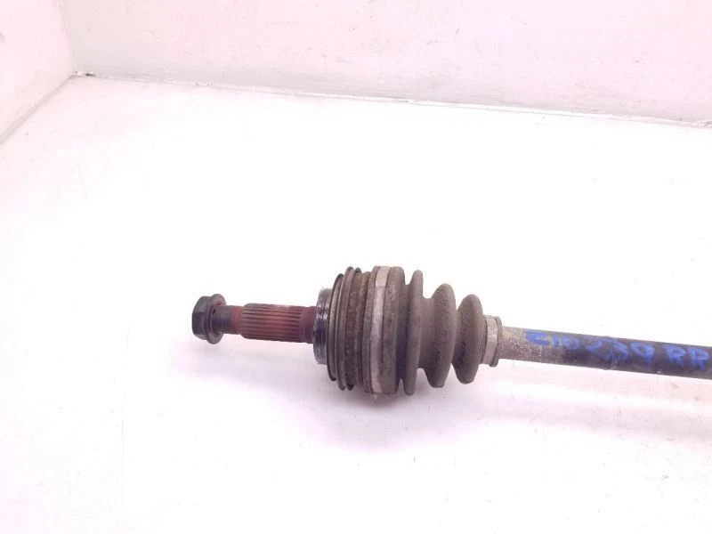 96-00 TOYOTA RAV4 4X4 AT PASSENGER SIDE REAR AXLE SHAFT ASSEMBLY  Foto 2 de 4