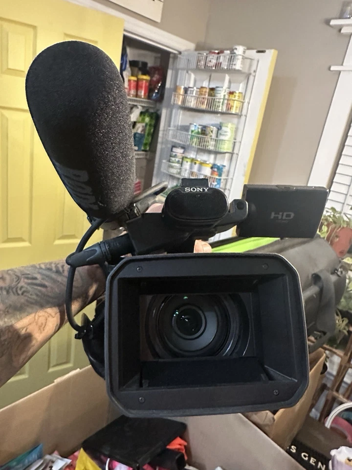 Sony HDR-AX2000 AVCHD High-Resolution Camcorder Video Camera - Image 2 of 4