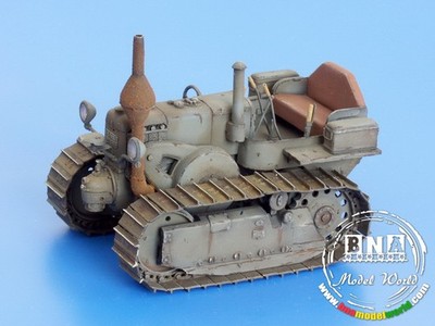 Plus Model #062 1/35 Lanz Bulldog 35 HP Caterpillar Tractor