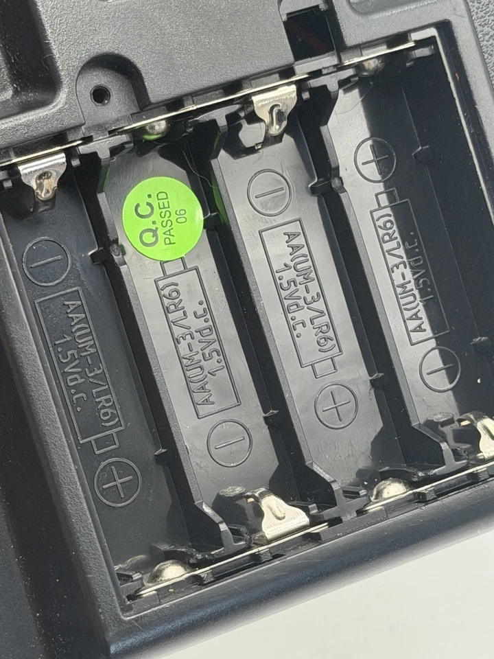 Transmisor de control remoto Syma 2.4G RC probado funciona compartimento de batería limpio Foto 4 de 4