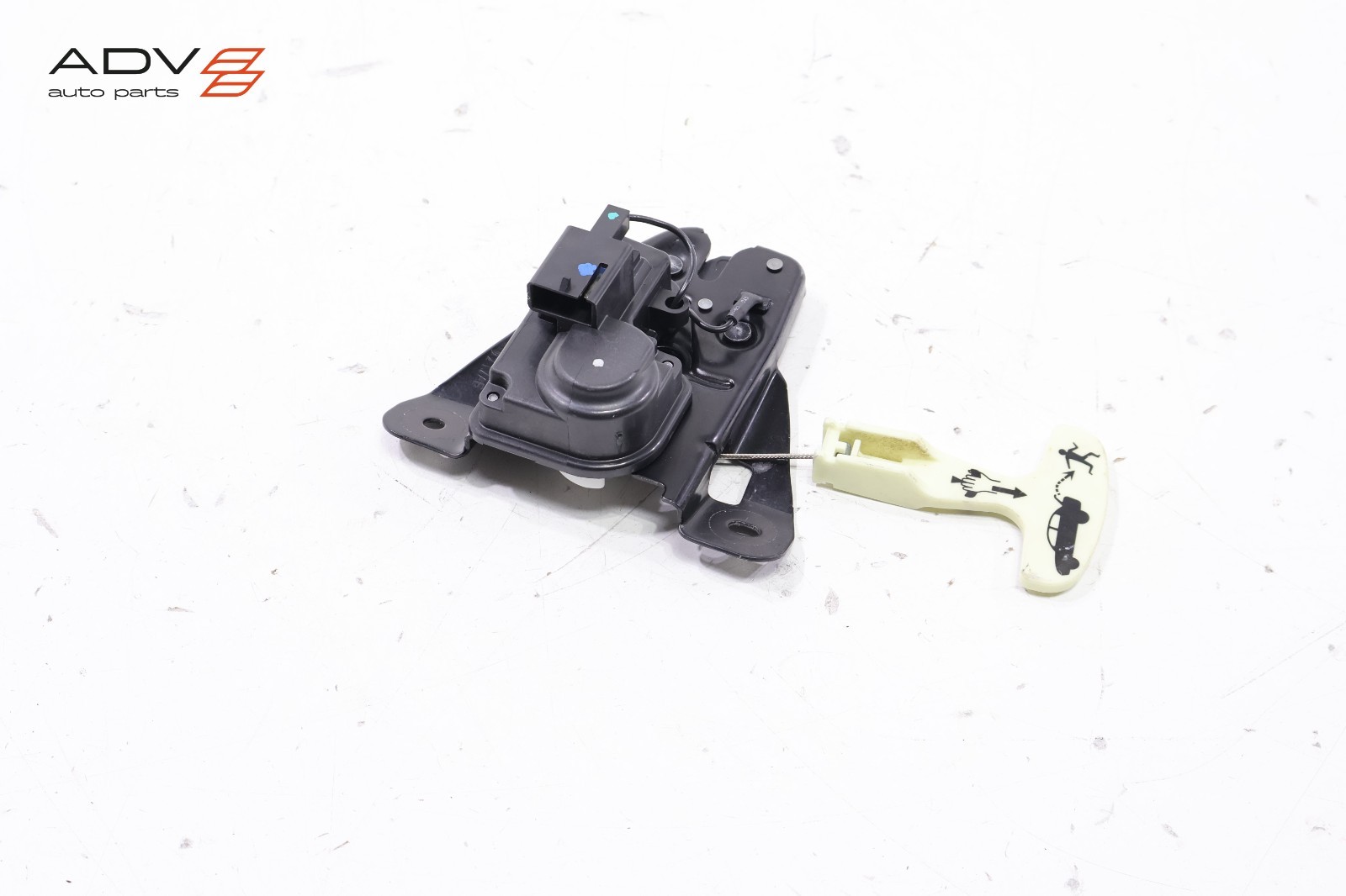 2014 - 2024 MASERATI GHIBLI TRUNK LID LATCH LOCK ACTUATOR & EMERGENCY HANDLE OEM