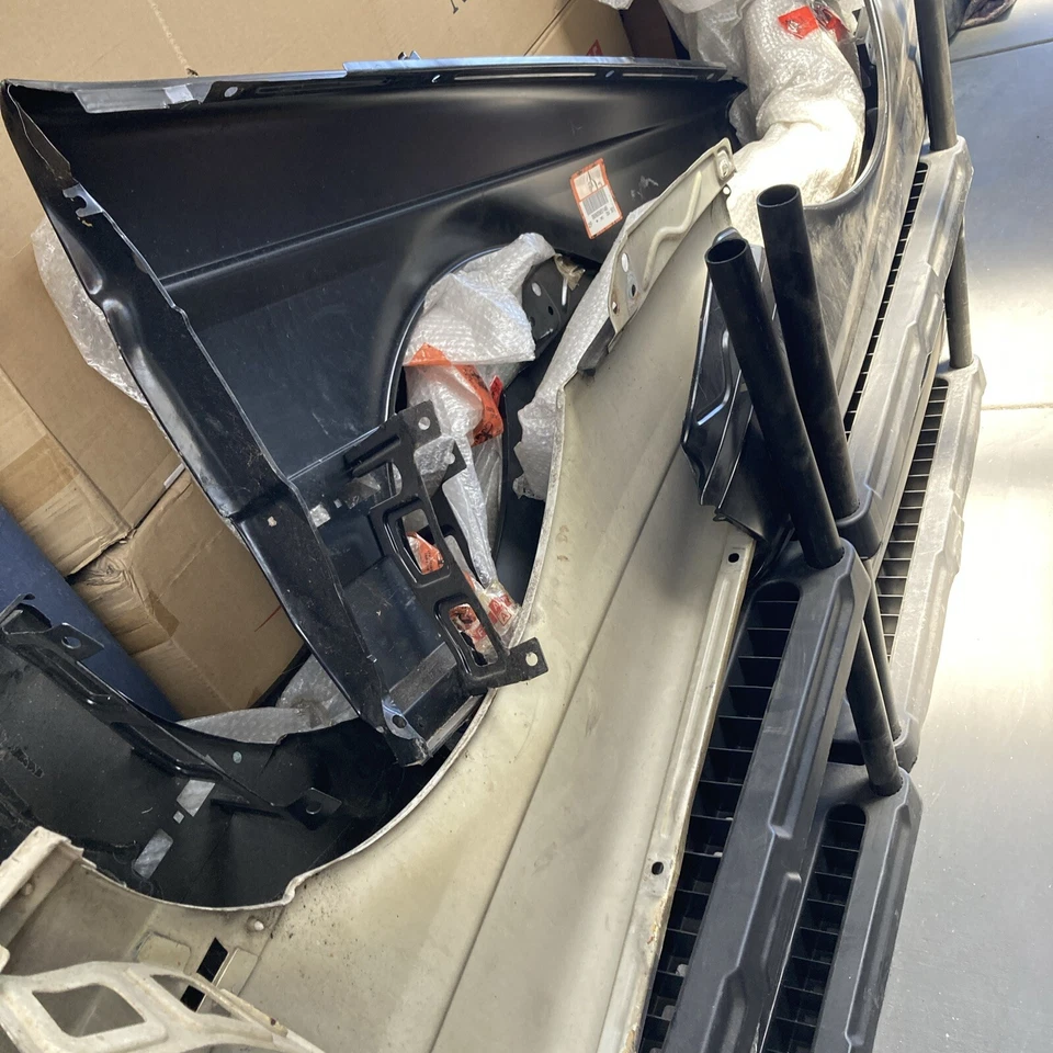 Alfa Romeo 164 - Guardabarros delantero (s) - Nuevo de Lote Antiguo - Leer: Foto 3 de 4