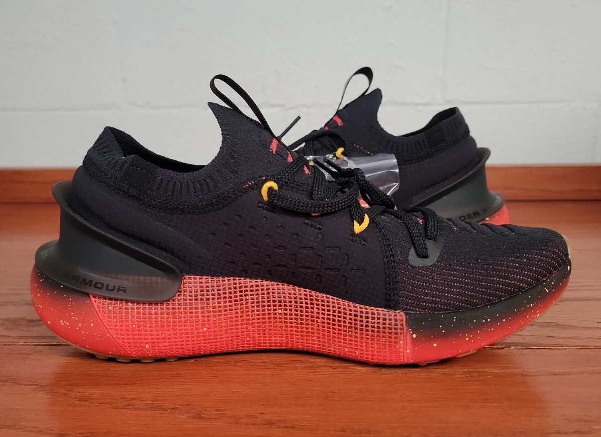 Under Armour HOVR Phantom 3 Lunar New Year Black Red 3025570 Under Armour HOVR Phantom 3 Lunar New Year Black Red 3025570