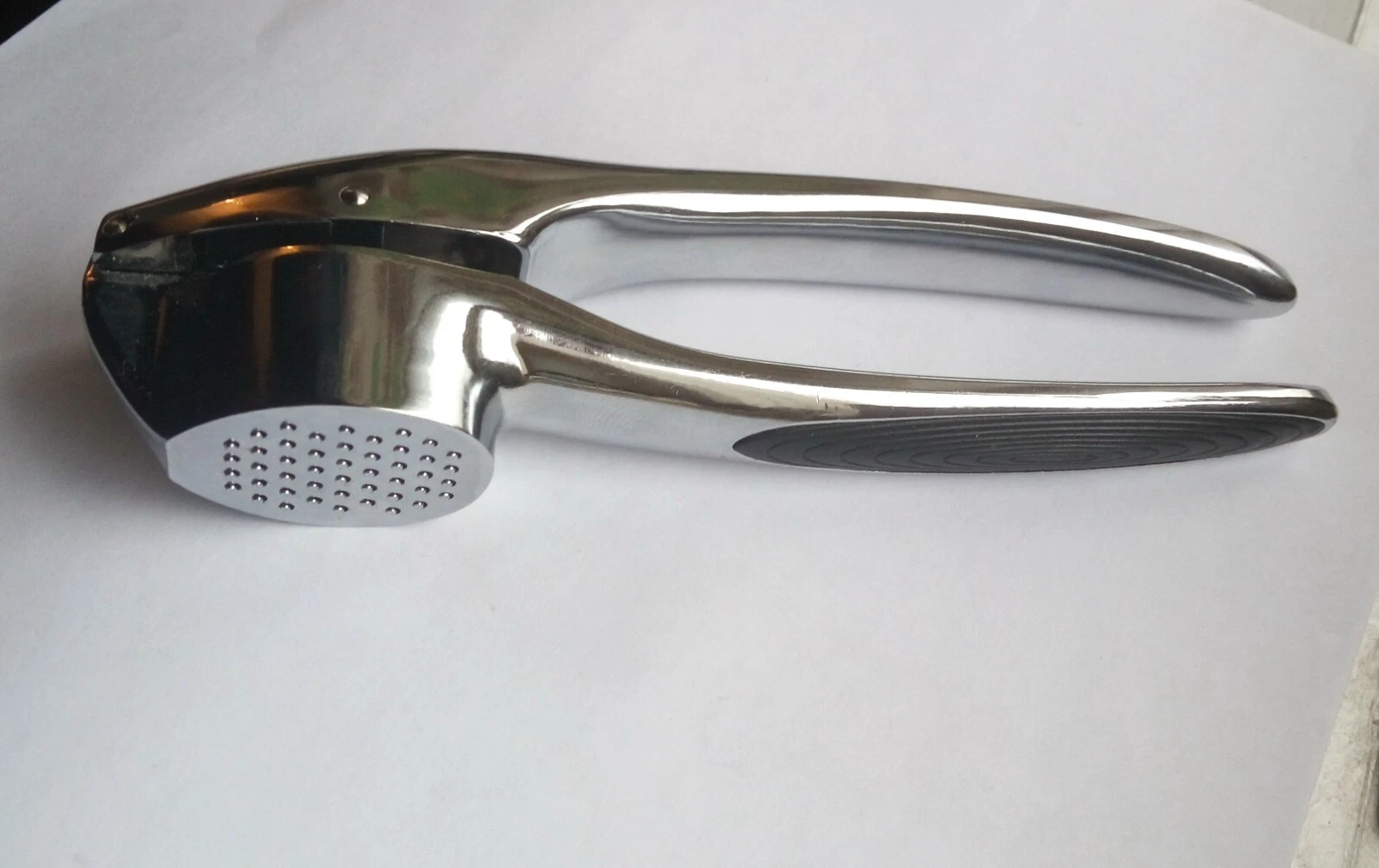 New Garlic Press Crusher
Opens in a new window or tab