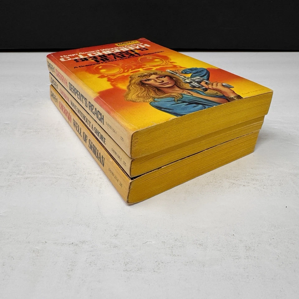 C.J. Cherryh Science Fiction Novels Lot of 3 Fantasy Paperbacks Daw 1st Printing - Image 3 of 4
