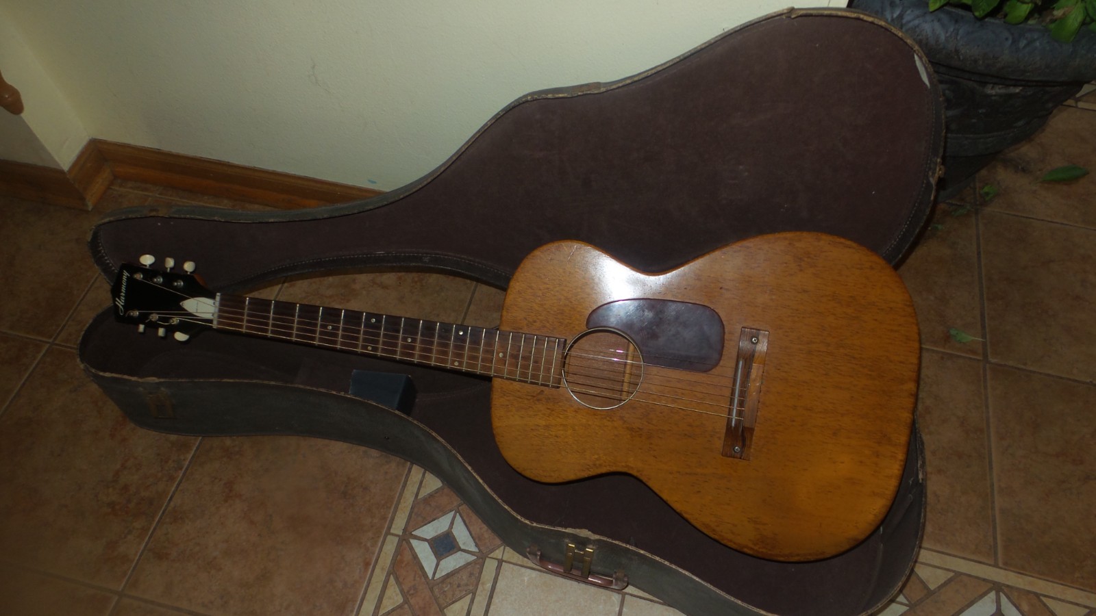 Vintage Harmony H165 Guitar, Solid Mahogany, Easy Action, Original Case