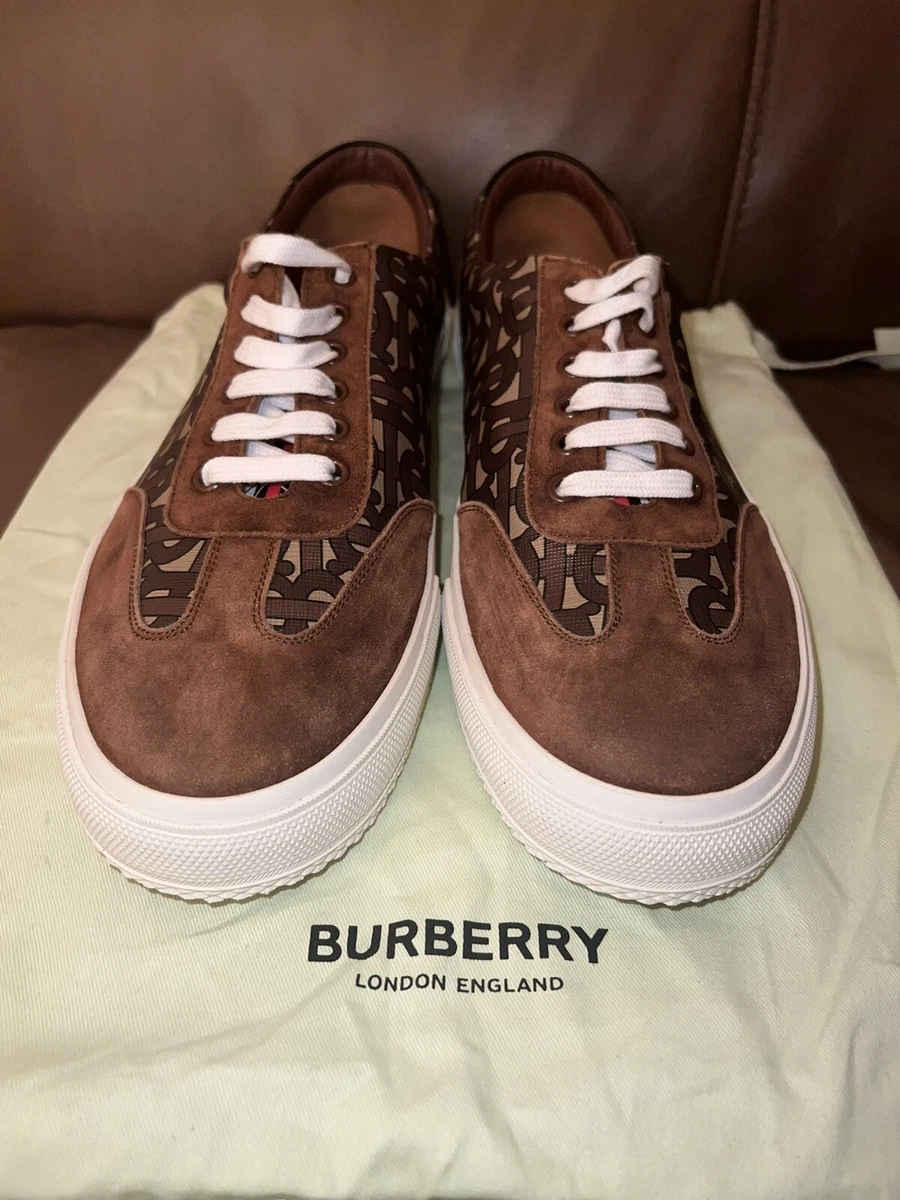 Burberry logo print leather best sale sneakers