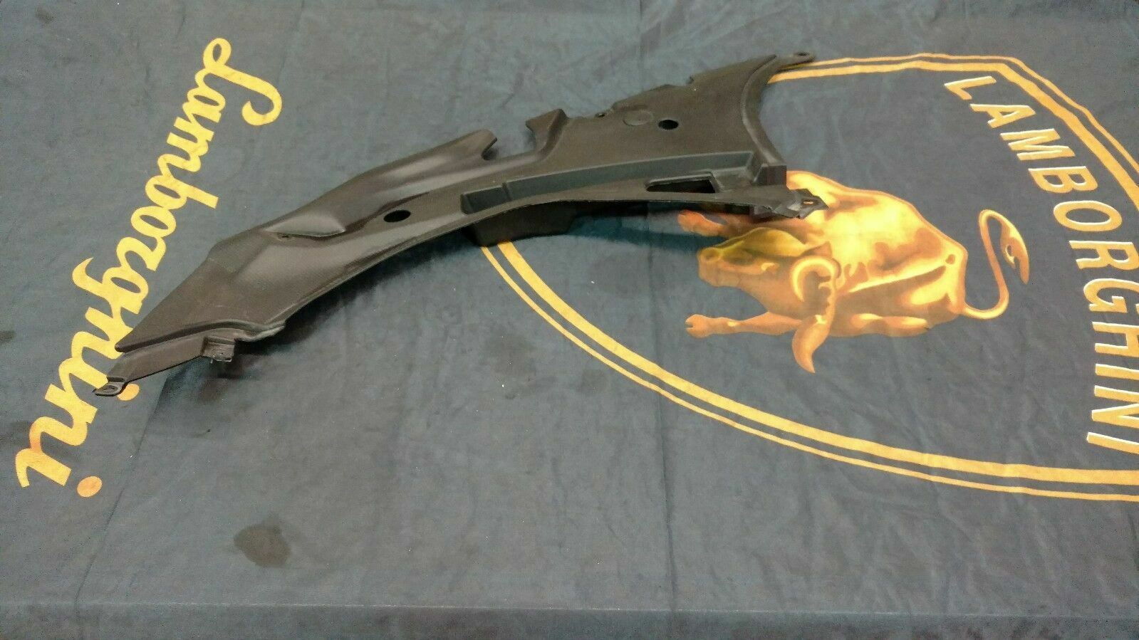 LAMBORGHINI AVENTADOR PASSENGER RH SIDE FRONT TRUNK INNER COVER OEM 470857110B