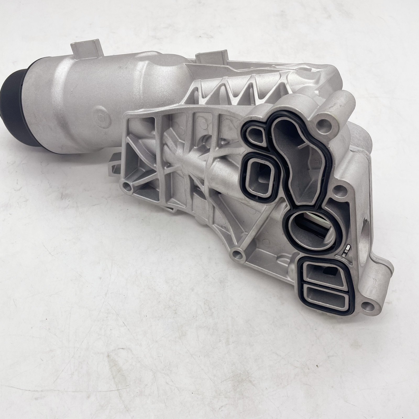 For Mini Cooper BMW i8 X1 X2  Mahle Oil Cooler Filter Housing 11-42-8-585-23