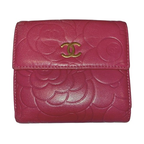 SUPER RARE Authentic Chanel Pink Leather Camellia CC Logo Lambskin Bifold Wallet