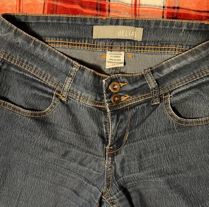 Jeans de tiro bajo delias y2k / Boot Cut Flair Jeans lavado más oscuro. Foto 3 de 4