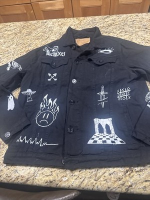 Rue21 Designer Black Graffiti Denim Jacket Size Medium Nice Graphics Cpix