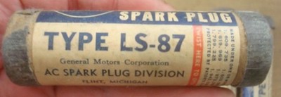 VINTAGE  AIRCRAFT ENGINE SPARK PLUGS LS87 8 PLUS 1 RADIAL ENGINE STEERMAN