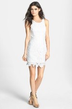 ASTR The Label Size Small White Tenured Floral Lace Bodycon Dress