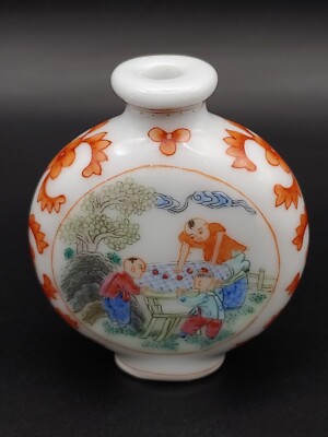 乾隆粉彩瓷开光人物鼻烟壶18th C Chinese Qianlong Famille Rose