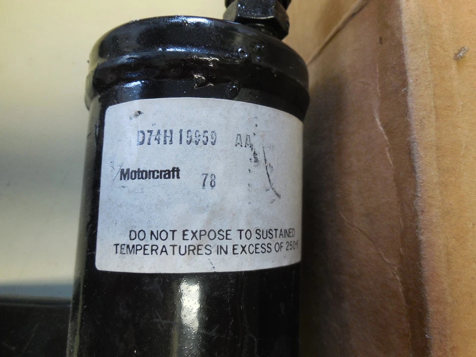 Nuevo de Lote Antiguo 1977 1978 1979 Lincoln Versailles D74Y-19959-A Foto 2 de 3