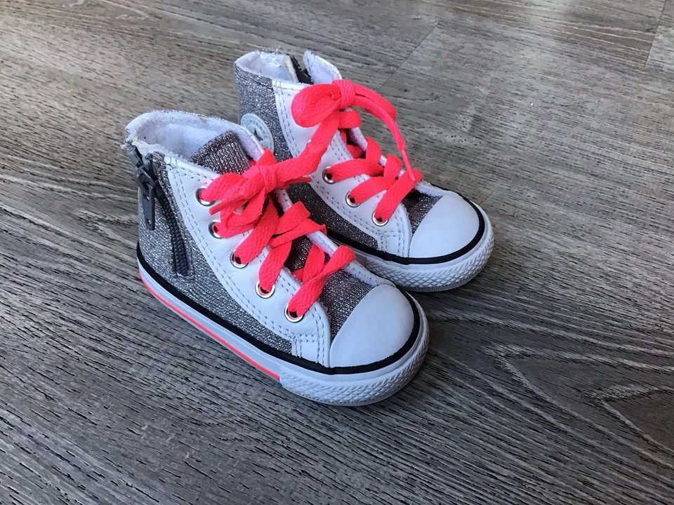 Tênis Converse Hi Top Prata e Rosa Quente Meninas Criança Tamanho 5 Zíper 750600 - Imagem 2 de 4