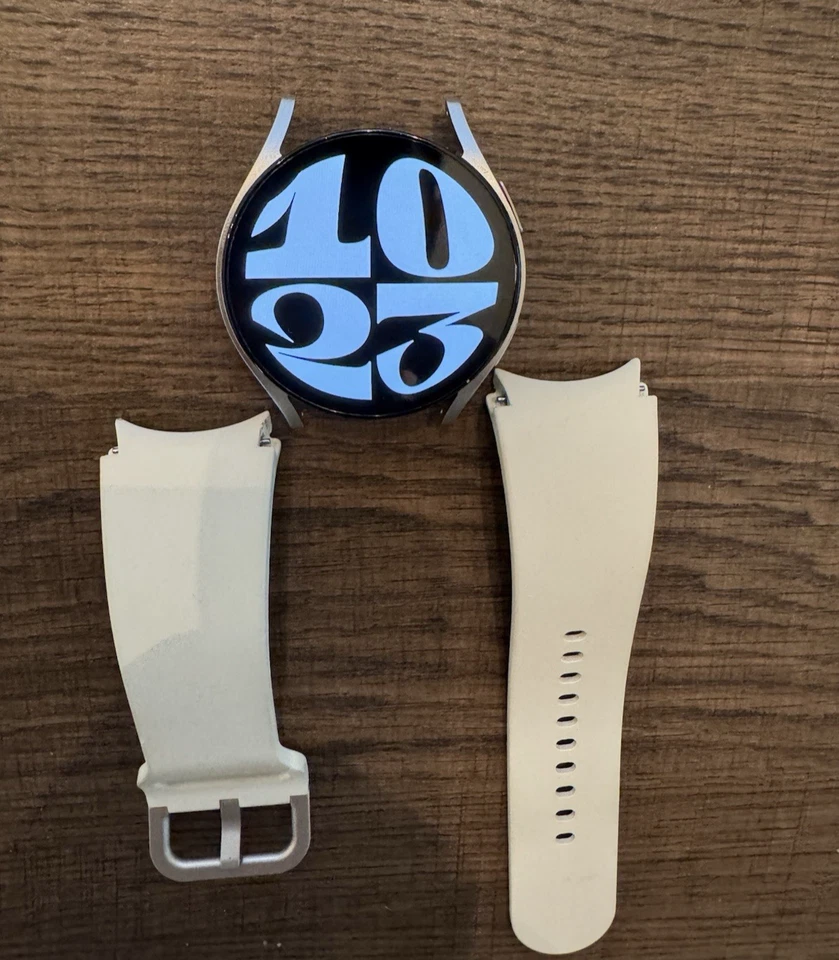 Samsung Galaxy Watch 6 SM-R935U Silver 40mm (LTE) Unlocked Open Box - Image 2 of 4