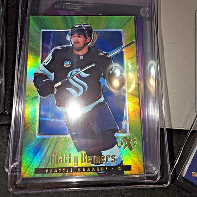 2023-24 SKYBOX GREEN FOIL EX 2000 #72 MATTY BENIERS - SEATTLE