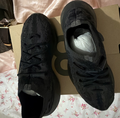 adidas Yeezy Boost 380 Onyx Non-Reflective Primeknit Camouflage Low Top Sneakers