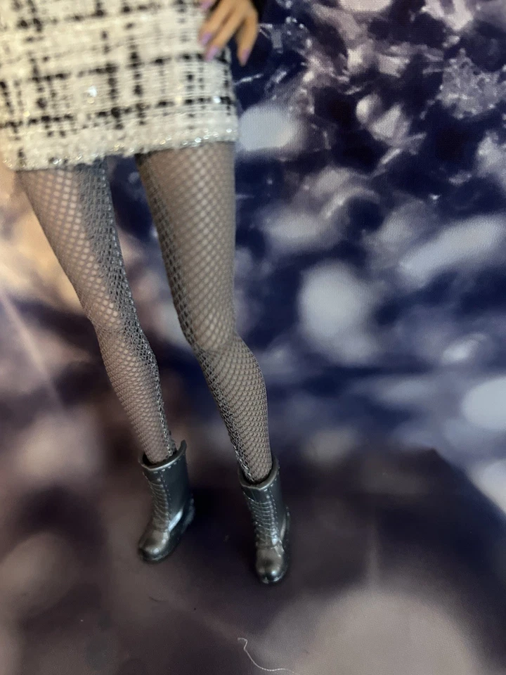 Nueva Chaqueta Negra, Cuello Alto Negro, Falda Tweed, Accesorios, Regalo Gratis 🎁 Foto 3 de 4