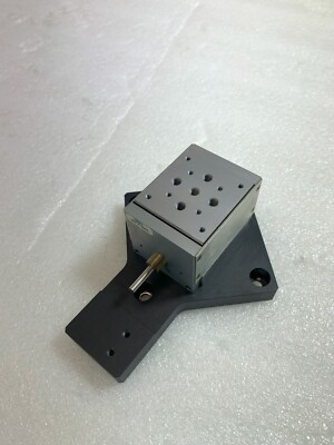 Newport M-MVN50 Vertical Translation Stage & Base