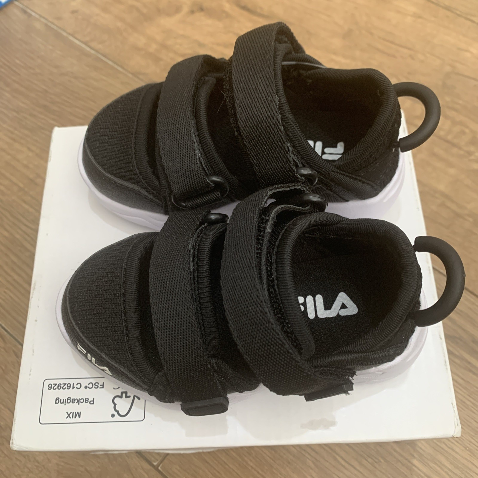 Sandalo Fila Ray nero taglia UK 4 EU 21 bambino neonati scatola doppio cinturino senza coperchio