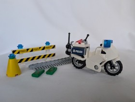 LEGO 60007 High Speed Chase Elite Police Motorcycle Crook Undercover City 2013