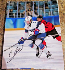 SHAEFFER GORDON CARROLL SIGNED 8X10 PHOTO 2027 NHL DRAFT MEDICINE HAT TIGERS (C)