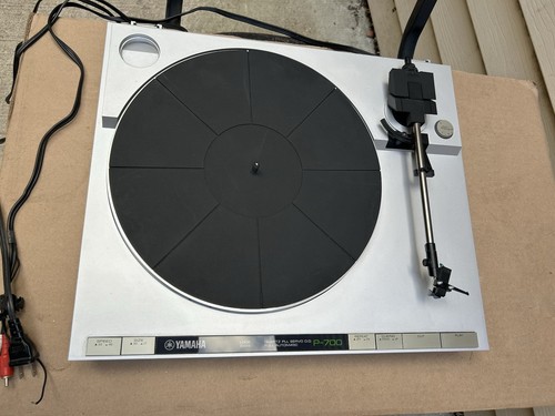 Yamaha turntable P-700 direct drive/ Vintage Record player/ Read Description