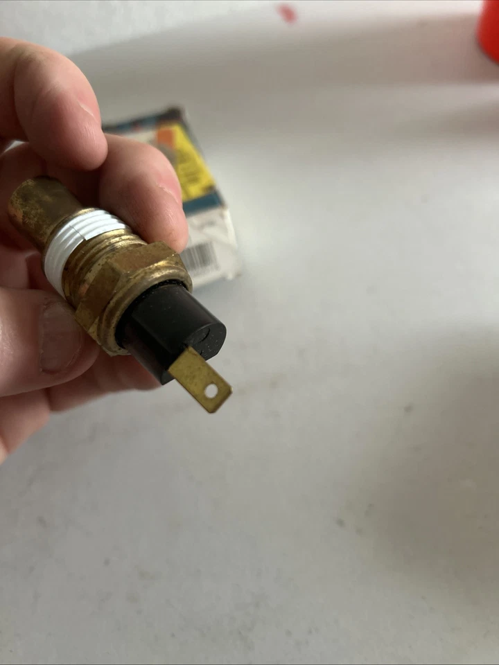 Unidad de sensor de temperatura de refrigerante de BWD Automotive - WT331 - Nueva caja andrajosa Foto 4 de 4