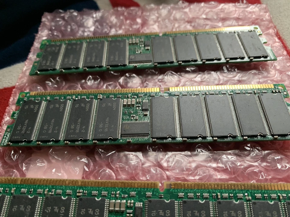 Corsair  CM72SD512RLP-3200/M 512MB PC3200 DDR-400MHz 2GB (4x512) ECC CL3 184-Pin - Image 4 of 4