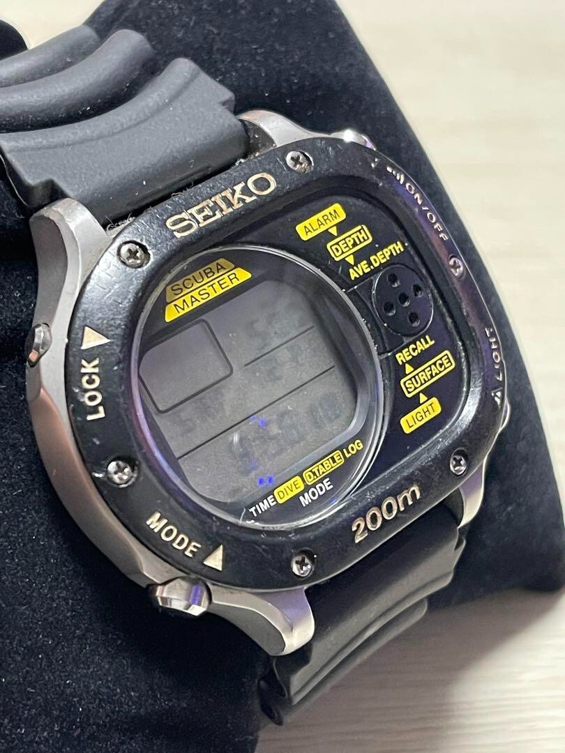 SEIKO SCUBA MASTER 200 Diver's 200M Digital Quartz Watch