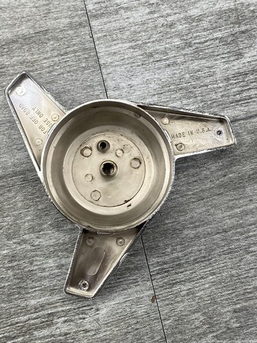 VTG Chrome Center Spinners 3-Bar Directional Swept Set 4 USA 90s NOS Ford OBS - Picture 6 of 24