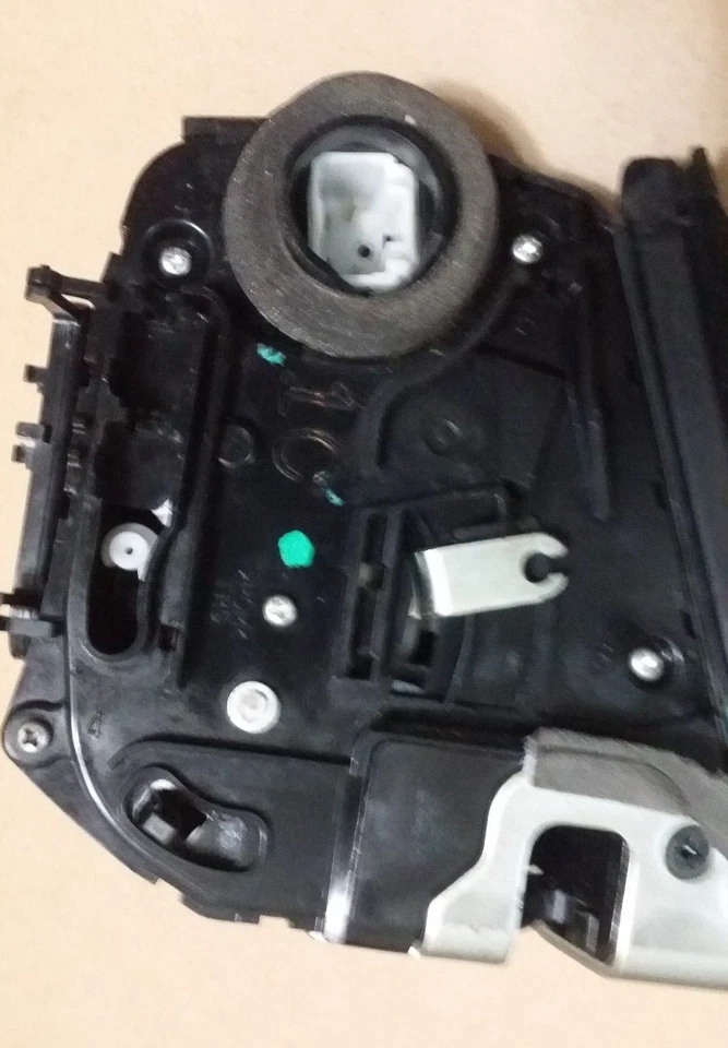 GARANTÍA DE POR VIDA 07 - 11 Actuador de cerradura de puerta trasera derecha original Lexus GS450h OEM OEM Foto 4 de 4