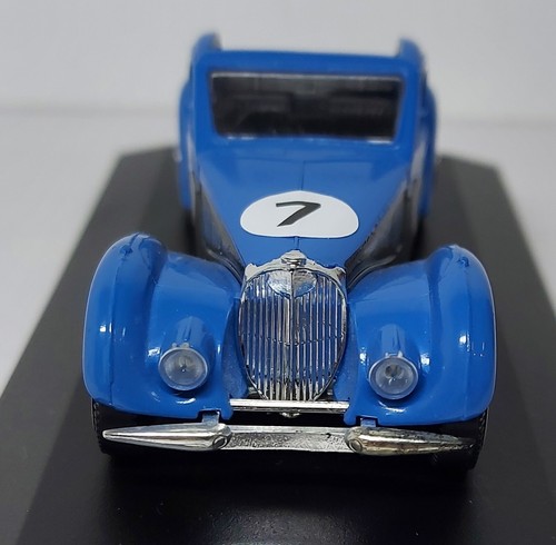 Bugatti 57 S Atalante 1939, Rally No. 7 (1/43) with stand. - Picture 2 of 9