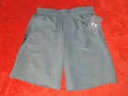 UNDER ARMOUR    BOYS YOUTH  MEDIUM   GRAY ATHLETIC ACTIVEWEAR    SHORTS NEW