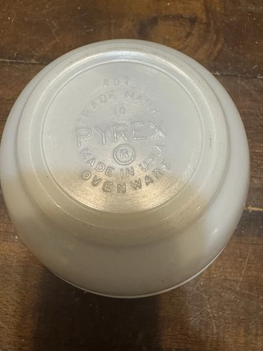 Vintage PYREX 401 Mixing Bowl 1.5 Pint Opal White Ovenware USA Milk Glass