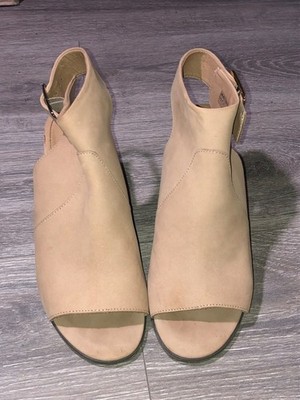 TOMS Majorca Peep Toe beige Booties buckle detail 8.5