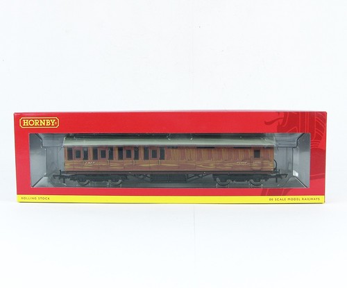 HORNBY: SPUR OO: R4573A: LNER THOMPSON SUBURBAN 3RD CLASS COACH 82646 | Condition: New