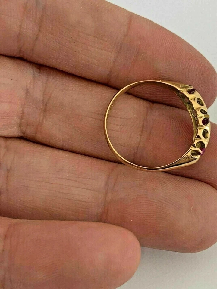 Anillo de compromiso redondo de 3 quilates creado en laboratorio con rubí para mujer enchapado en oro amarillo de 14 quilates Foto 4 de 4