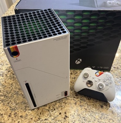 Microsoft Xbox Series X - Starfield Controller & Sleeve 4K 1TB Console